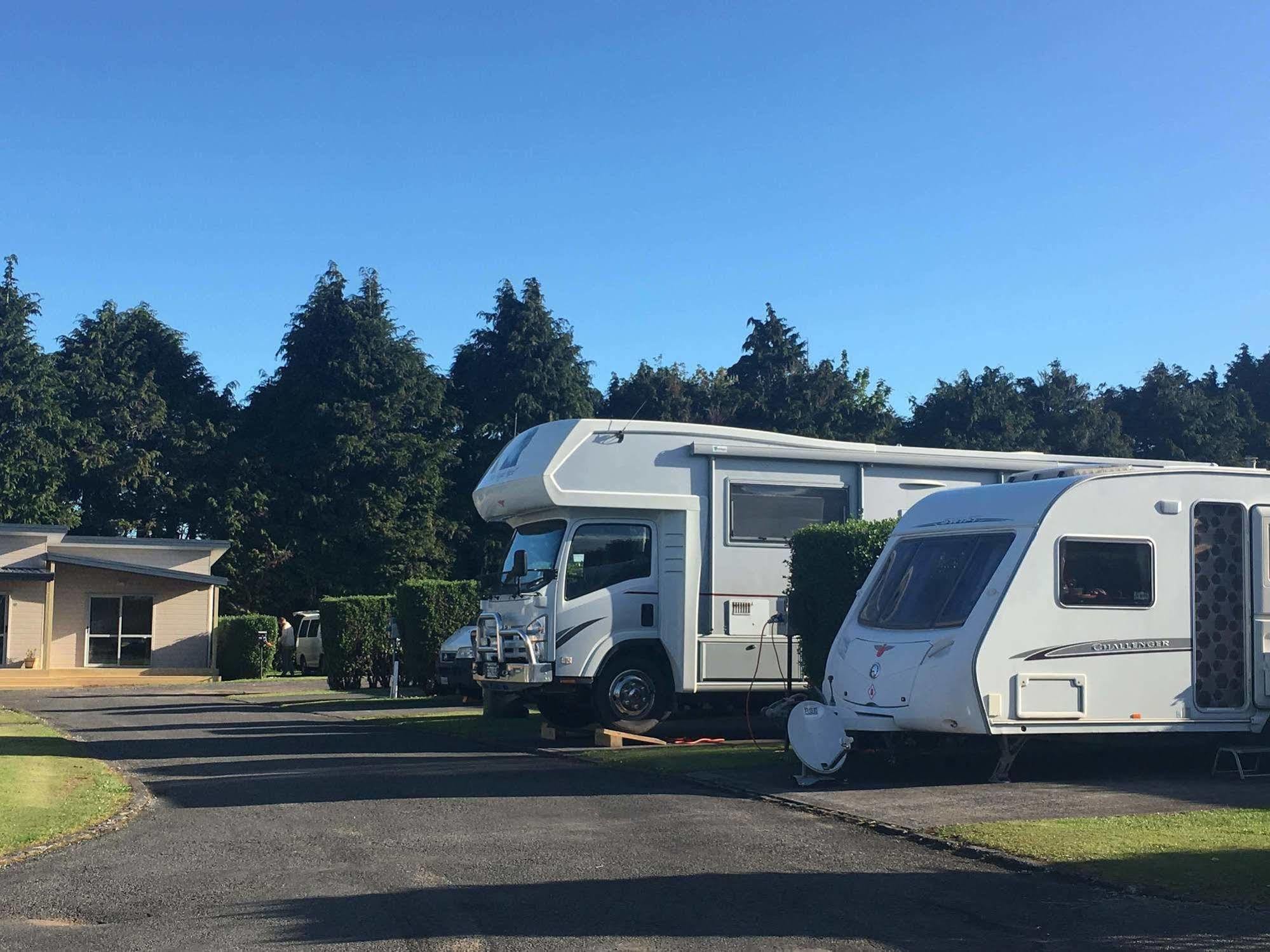 Stratford Motel & Holiday Park Exteriör bild